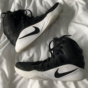 Nike men’s basketball shoes size 10